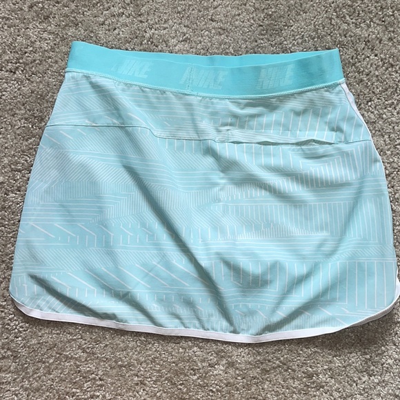 Nike Golf Skirt - Picture 2 of 4